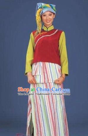 Chinese Nu Nationality Clothing Nujiang Minority Woman Festival Dress Uniforms Yunnan Ethnic Dance Garment Costumes and Headdress