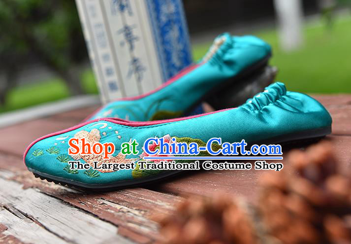 China Handmade Satin Shoes Woman Green Brocade Shoes National Folk Dance Shoes Embroidered Lotus Fish Shoes