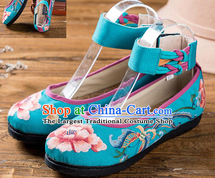 China Handmade Woman Blue Flax Shoes Folk Dance Shoes National Old Beijing Cloth Shoes Embroidered Peony Butterfly Shoes