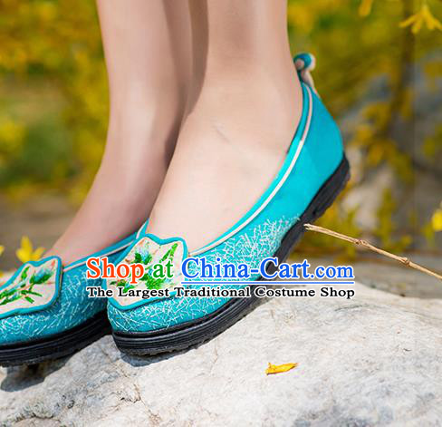 China National Woman Blue Flax Shoes Embroidered Bamboo Shoes Handmade Old Beijing Cloth Shoes Folk Dance Shoes