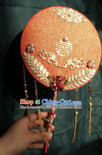 China Traditional Wedding Fan Bride Palace Fan Classical Golden Tassel Circular Fan Handmade Red Silk Fan