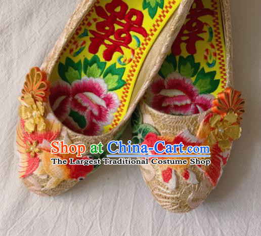 China Handmade Bride Shoes Xiuhe Suit Shoes Wedding Golden Lace Shoes Embroidered Goldfish Shoes