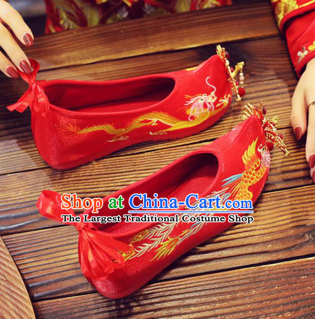 China XiuHe Red Satin Shoes Hanfu Shoes Classical Wedding Shoes Embroidered Shoes Handmade Golden Phoenix Bride Shoes