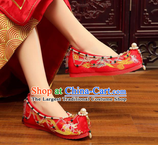 China Classical Wedding Shoes Embroidered Phoenix Shoes Handmade Bride Pearls Shoes XiuHe Red Satin Shoes Hanfu Shoes