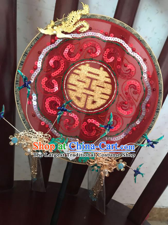 China Wedding Embroidered Red Sequins Fan Traditional Bride Red Silk Palace Fan Handmade Hanfu Dance Circular Fans