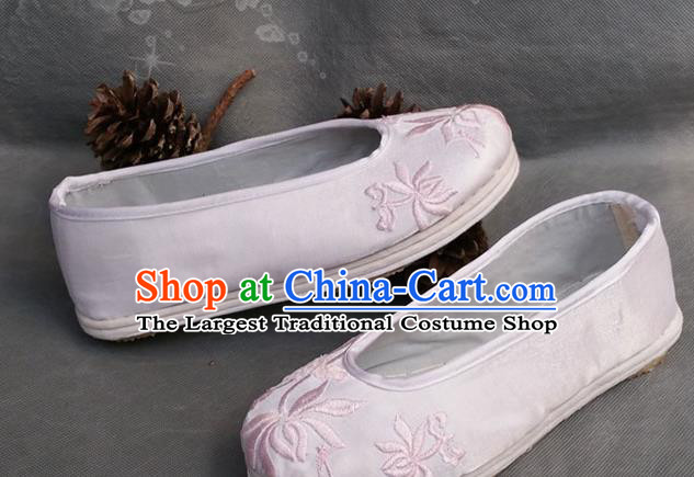 Handmade China Ethnic Folk Dance Shoes National Woman White Satin Shoes Yunnan Embroidered Lotus Shoes