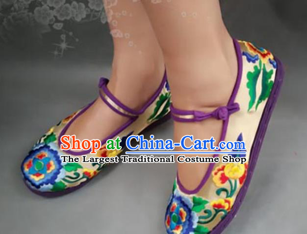 Handmade China Yunnan Embroidered Peony Shoes Bride Shoes Ethnic Dance Shoes National Woman Yellow Satin Shoes