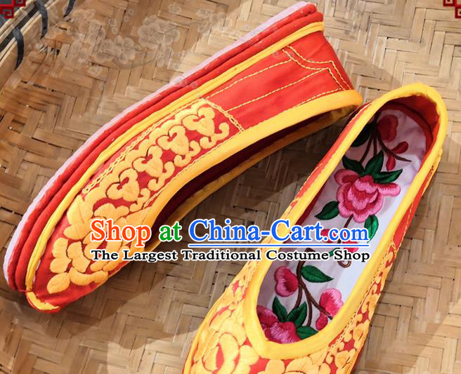 Handmade China Yunnan Ethnic Bride Shoes Embroidered Red Satin Shoes National Woman Wedding Cloth Shoes