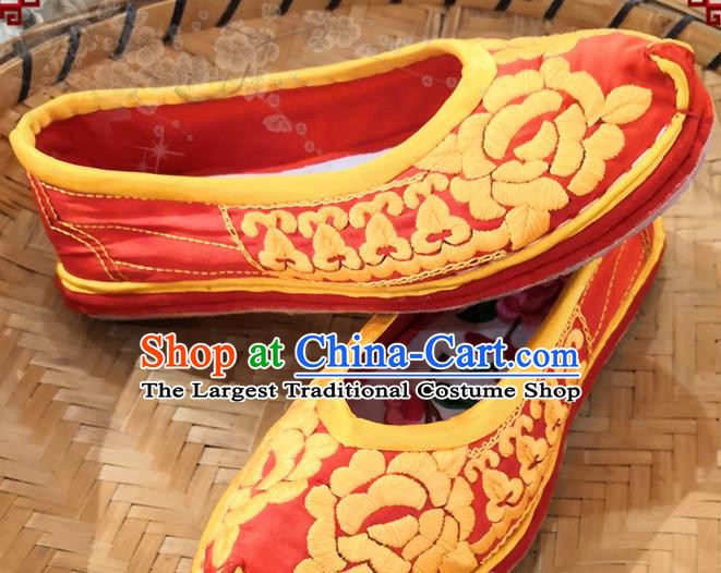 Handmade China Yunnan Ethnic Bride Shoes Embroidered Red Satin Shoes National Woman Wedding Cloth Shoes