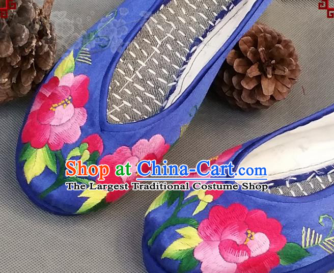 Handmade China National Woman Dance Cloth Shoes Yunnan Ethnic Blue Satin Shoes Embroidered Peony Shoes