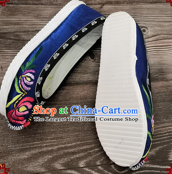 Handmade China National Woman Cloth Shoes Yunnan Ethnic Dance Shoes Embroidered Deep Blue Satin Shoes