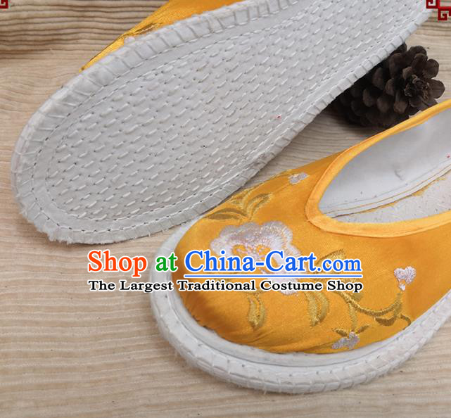 Handmade China Embroidered Yellow Satin Shoes National Woman Strong Cloth Shoes Yunnan Ethnic Dance Shoes