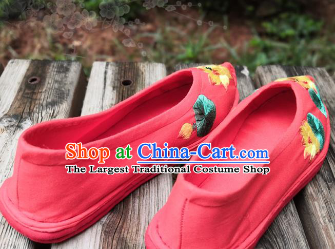 Handmade China National Woman Strong Cloth Shoes Yunnan Ethnic Folk Dance Shoes Wedding Bride Red Embroidered Lotus Shoes