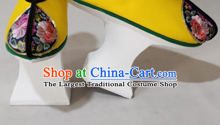 China Traditional Peking Opera Diva Yellow Satin Shoes Beijing Opera Hua Tan Embroidered Shoes Qing Dynasty Imperial Consort Shoes