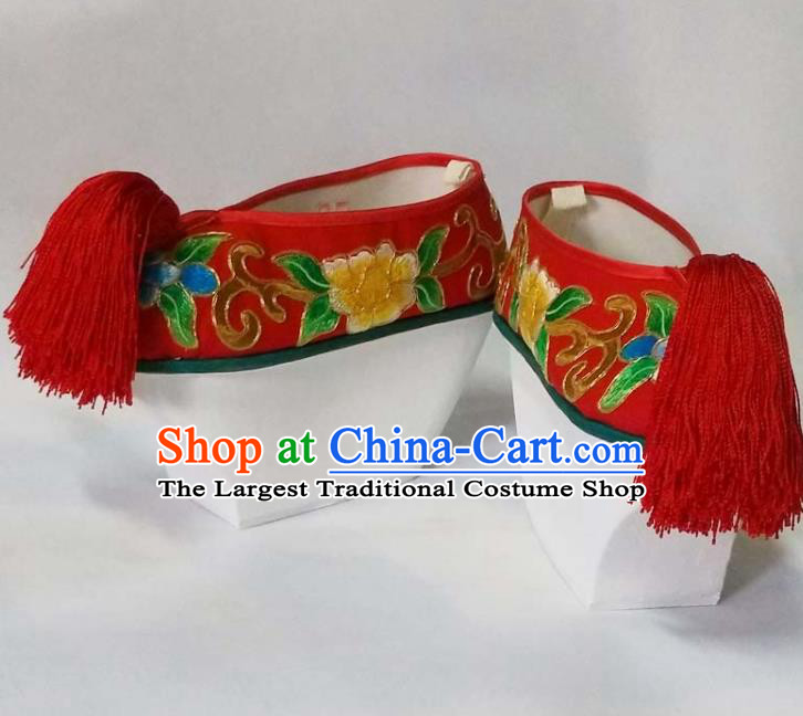 China Qing Dynasty Princess Red Satin Shoes Traditional Peking Opera Actress Shoes Beijing Opera Hua Tan Embroidered Shoes