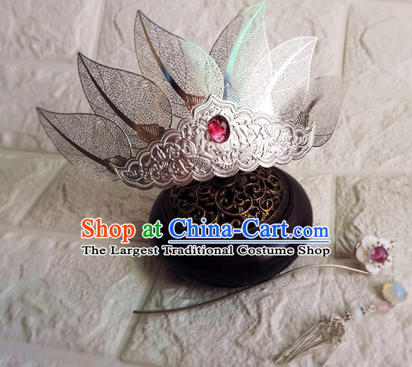 Chinese Tang Dynasty Prince Hair Accessories Traditional Ancient Swordsman Argent Lotus Hairdo Crown and Hairpin
