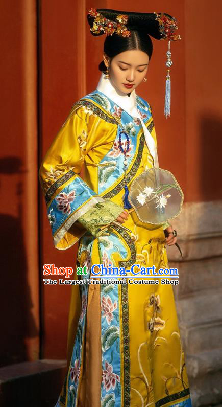 China Ancient Imperial Consort Yellow Dress Traditional Historical Clothing Qing Dynasty Manchu Woman Embroidered Garment Costume