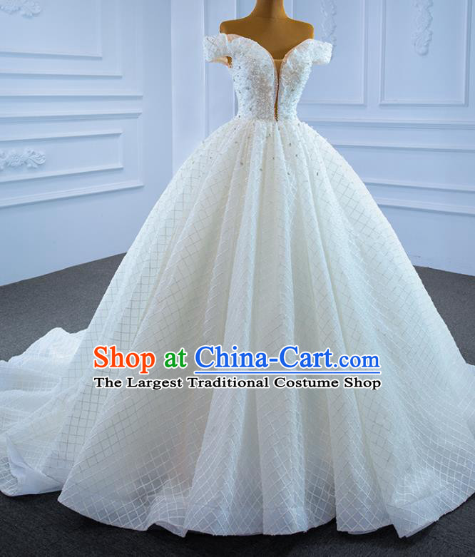 Custom Bride Vintage Embroidery Pearls Full Dress Catwalks Costume Compere Stage Clothing Luxury White Trailing Wedding Dress Marriage Ceremony Formal Garment