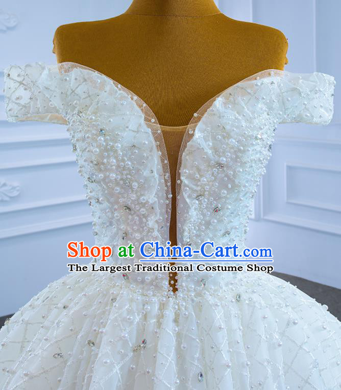 Custom Bride Vintage Embroidery Pearls Full Dress Catwalks Costume Compere Stage Clothing Luxury White Trailing Wedding Dress Marriage Ceremony Formal Garment