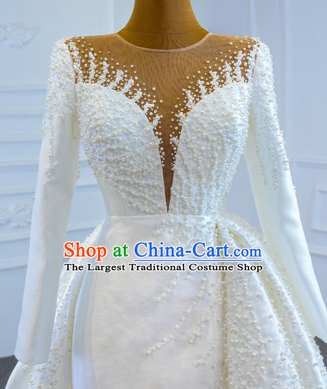 Custom Luxury Embroidery Pearls Wedding Dress Vintage Formal Garment Bride White Satin Full Dress Catwalks Princess Costume Ceremony Compere Clothing