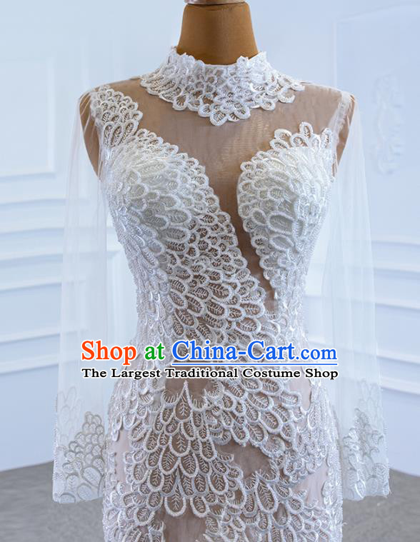 Custom Luxury Formal Garment Compere White Fishtail Full Dress Catwalks Princess Costume Marriage Bride Clothing Vintage Embroidery Lace Wedding Dress