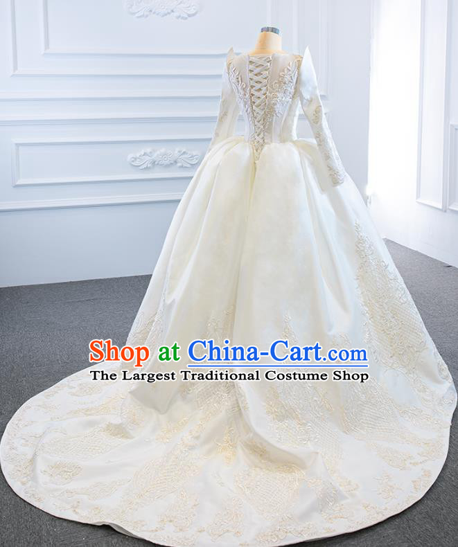 Custom Luxury Embroidery Formal Garment Compere Trailing Full Dress Catwalks Princess Costume Marriage Bride Clothing Vintage White Satin Wedding Dress