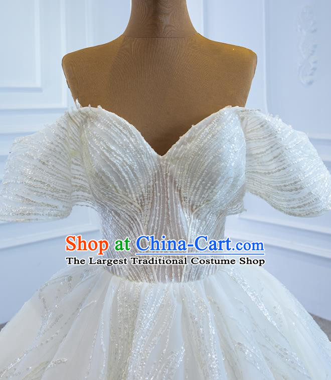 Custom Vintage Embroidery Wedding Dress Luxury Formal Garment Compere White Full Dress Catwalks Princess Costume Marriage Bride Clothing
