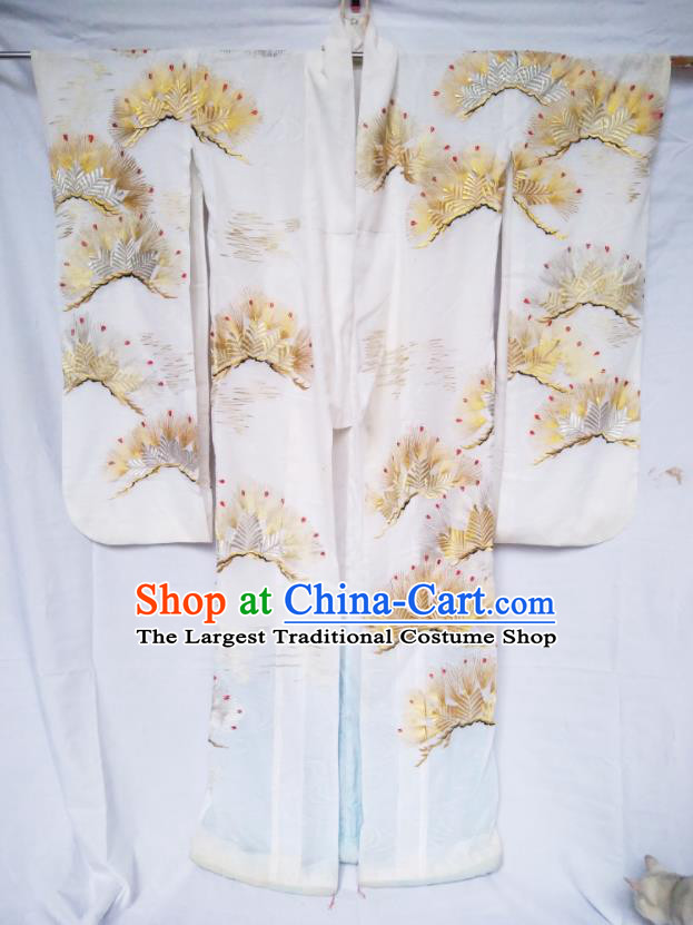 Japan Wedding Embroidered Garment Costume Traditional White Silk Yukata Dress Classical Pine Pattern Uchikake Kimono Clothing