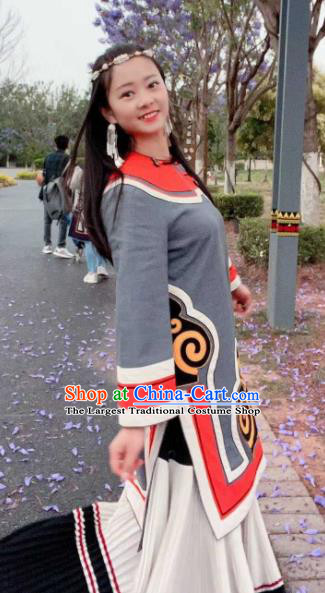 Chinese Liangshan National Minority Woman Grey Flax Shirt Yi Nationality Dance Clothing Ethnic Garment Costume
