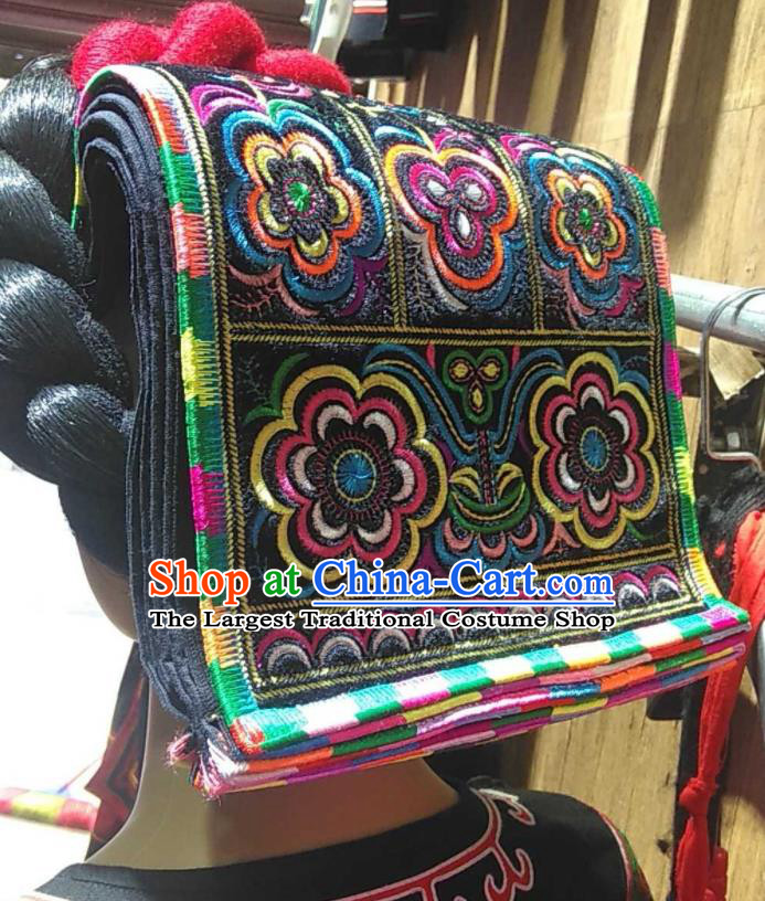 China Liangshan Ethnic Group Festival Braid Hairpieces Handmade Embroidered Tile Hat Yi Minority Woman Folk Dance Cape Headdress