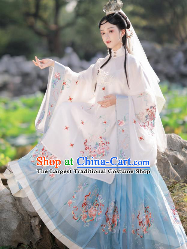China Traditional Ming Dynasty Historical Clothing Ancient Nobility Beauty Garment Costumes Court Princess Hanfu Dresses