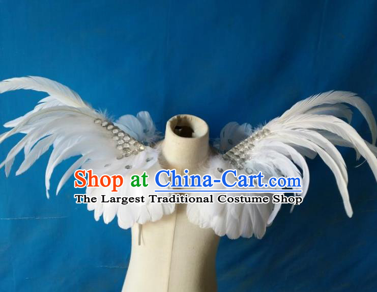 Top Miami Catwalks Cape Decorations Stage Show Props Brazilian Carnival Epaulet Cosplay White Feather Shoulder Accessories