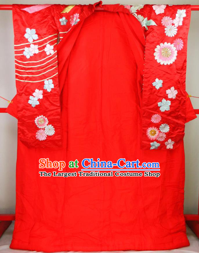 Japanese Traditional Court Empress Garment Costume Wedding Bride Red Silk Yukata Dress Classical Embroidered Pattern Uchikake Kimono Clothing