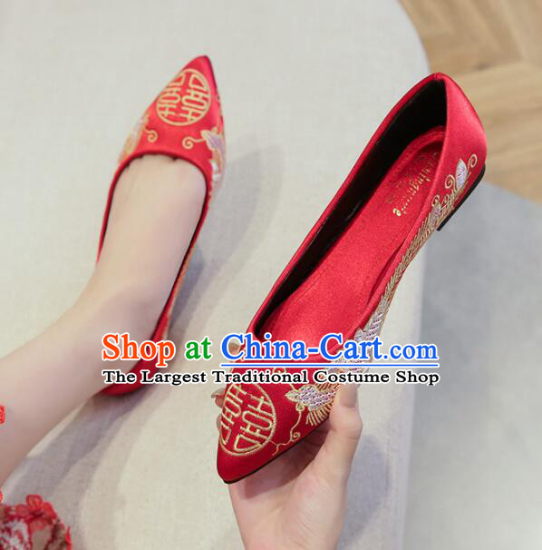 Chinese Handmade Wedding Shoes Embroidered Dragon and Phoenix Shoes Red Satin Shoes