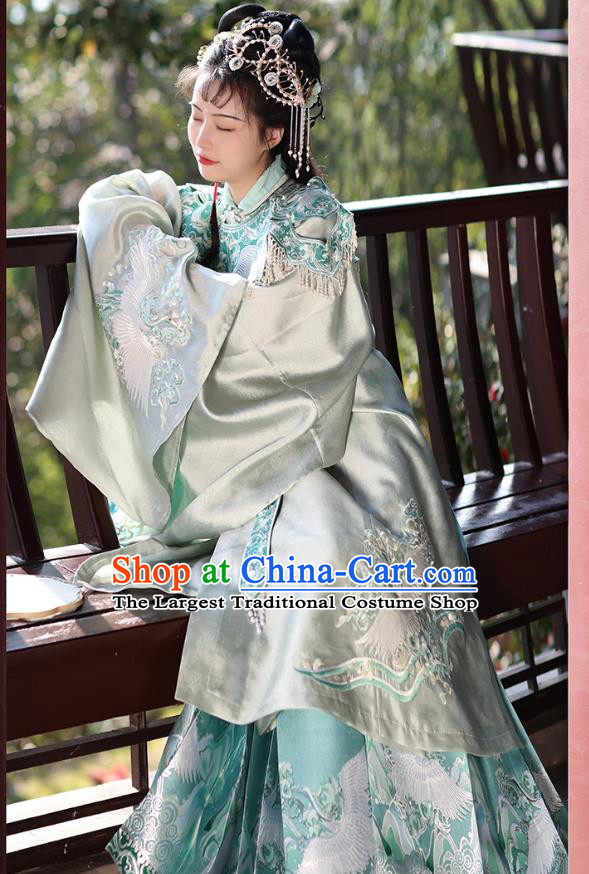 China Ming Dynasty Embroidered Costumes Ancient Young Woman Clothing Traditional Hanfu Green Long Blouse and Mamian Qun Set