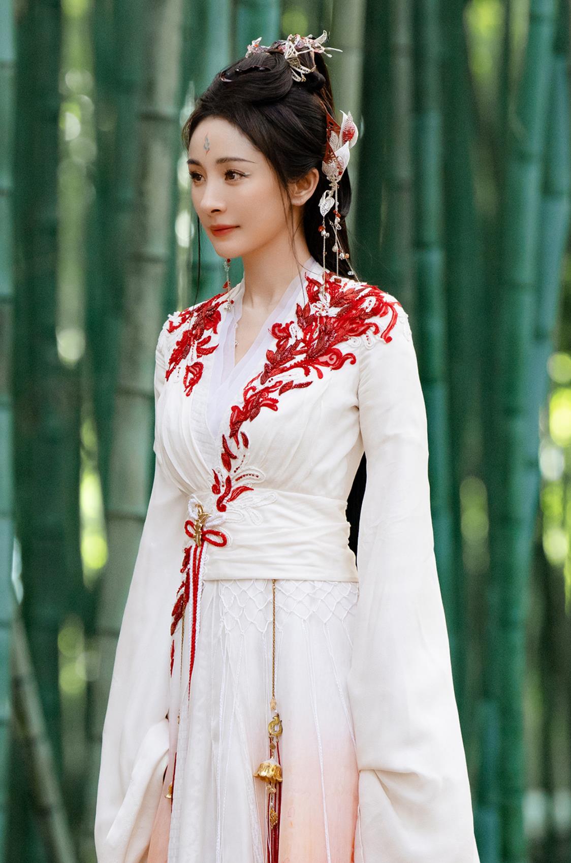 Ancient China Female Swordsman Clothing Chinese TV Series Fox Spirit Matchmaker Red Moon Pact Master Tushan Hong Hong White Dress