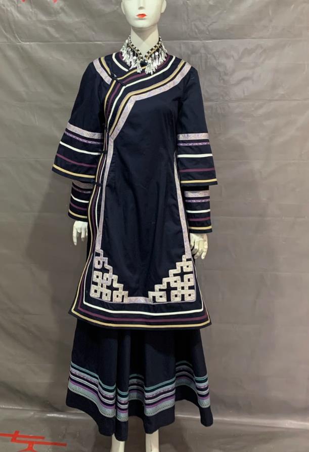 Liangshan Yi Ethnic Clothing Chinese Yi Performance Dress Embroidery Folk Dance Costume
