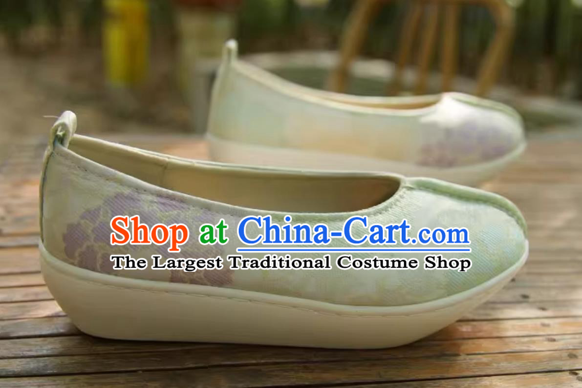 Ming Dynasty Dengyun Shoes Light Green Hanfu Shoes Floral Embroidered Chinese Shoes