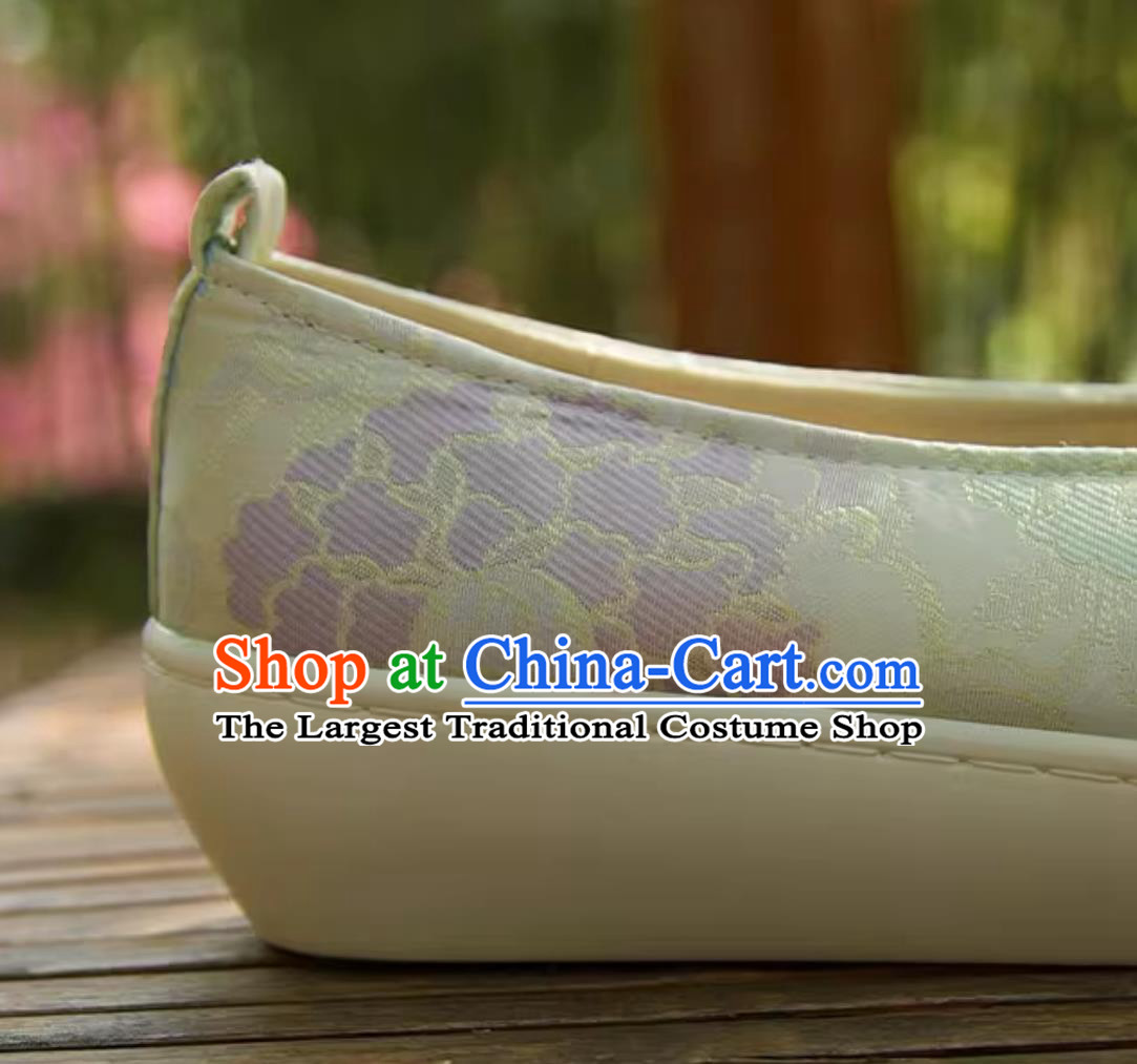 Ming Dynasty Dengyun Shoes Light Green Hanfu Shoes Floral Embroidered Chinese Shoes