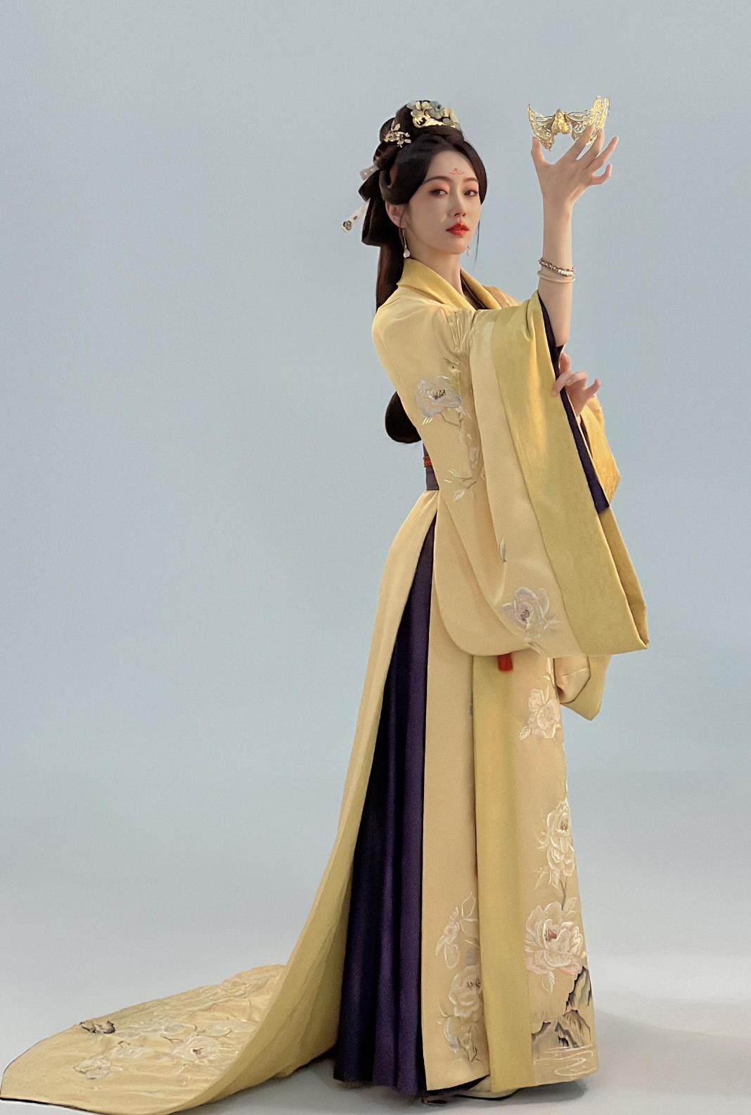 Chinese TV Series The Prisoner Of Beauty Su E Huang Costume Traditional Hanfu Dress Ancient Noble Woman Clothing
