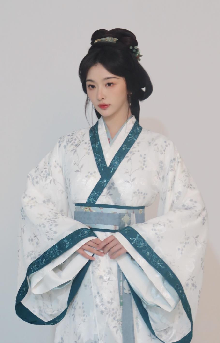 TV Series The Prisoner Of Beauty Zheng Chu Yu Costume Traditional Hanfu Dress Chinese Warring States Time Young Lady Clothing
