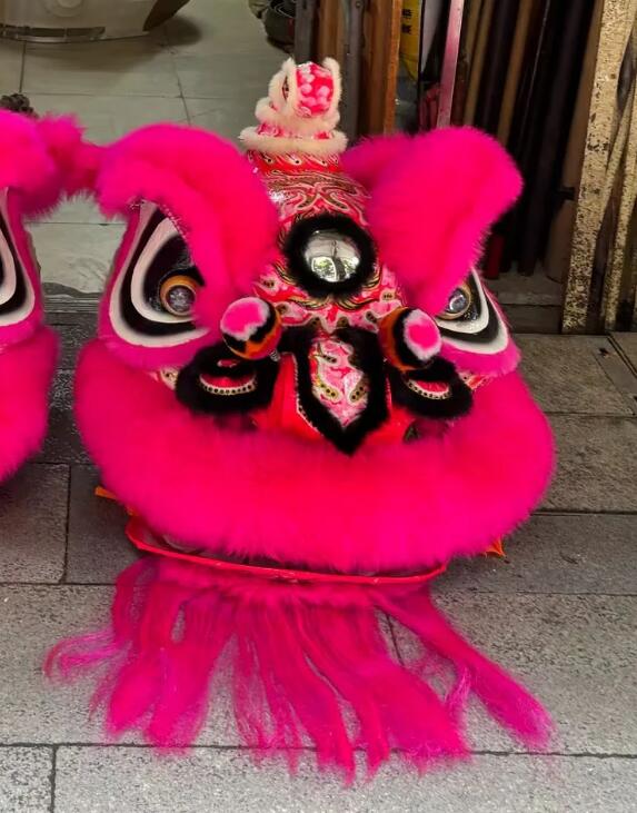 Traditional Festival Lion Performance Prop Hot Pink Wool Hok San Lion Dance Costume Handmade Chinese Lion Dance Equipment