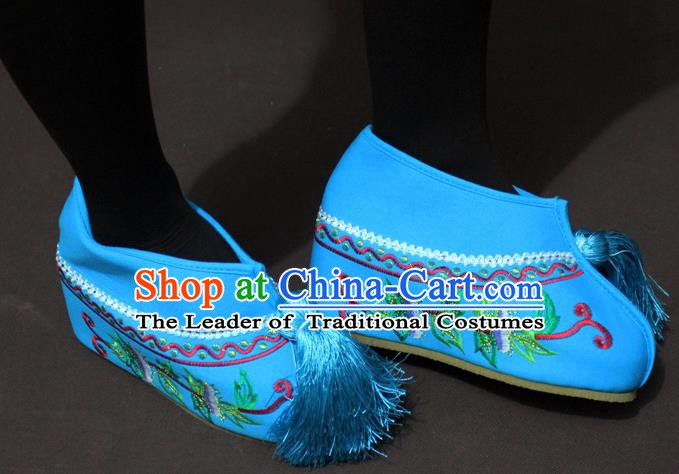 Traditional China Beijing Opera Actress Blue Embroidered Shoes, Chinese Peking Opera Diva Blood Stained Shoes
