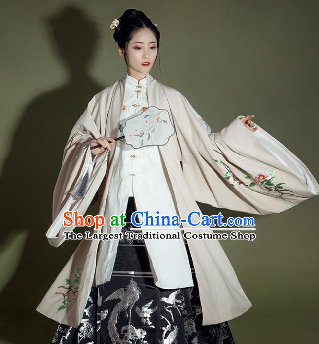 Chinese Ancient Patrician Lady Embroidered Cloak and Dress Traditional Ming Dynasty Royal Infanta Costume for Women