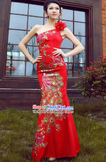 Traditional Chinese Red Peacock Evening Dress