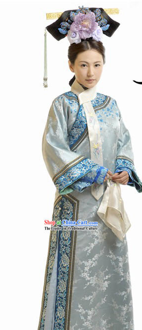 Traditional Chinese Qing Dynasty Princess Clothing and Manchu Headpiece