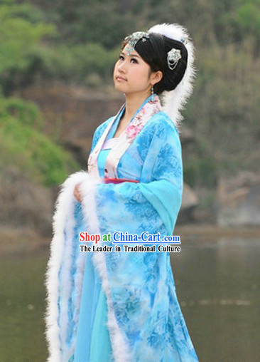 Ancient Chinese Blue Nobleman Costumes