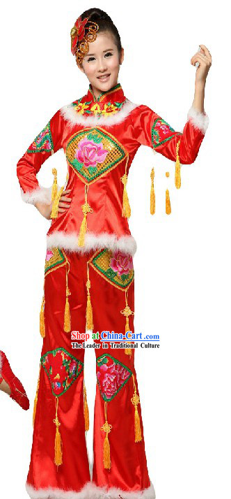 Traditional Chinese Lunar New Year Festival Celebration Costumes and Headpiece