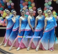Traditional Chinese Feng Su Yu Yi Rain Fan Group Dance Costumes and Headdress