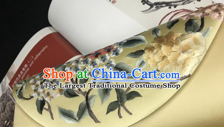 China Yellow Silk Handbag Traditional Cheongsam Embroidered Accessories Handmade Suzhou Embroidery Hydrangea Clutch Bag